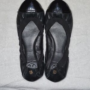 TORY BURCH TRAVEL BALLET SLIPPERS. Size 6